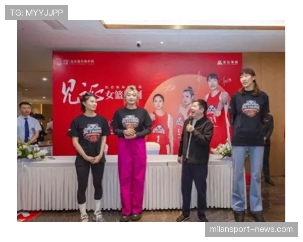 韩旭家里到底是哪开的豪宅?篮下霸气和家门口差好远啊! 韩旭家里到底是哪开的豪宅?篮下霸气和家门口差好远啊!